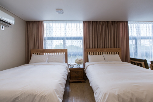 패밀리 스위트룸(더블침대2)