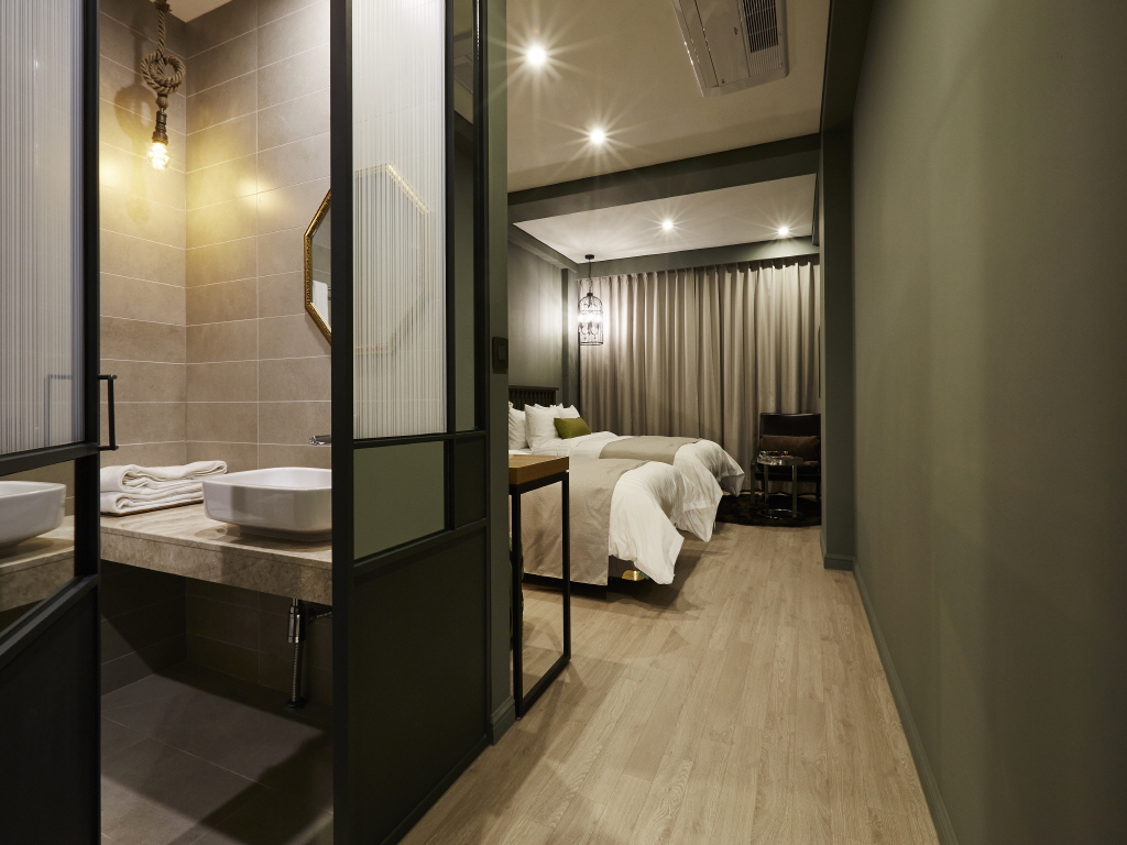 디럭스 트윈 (더블+싱글)