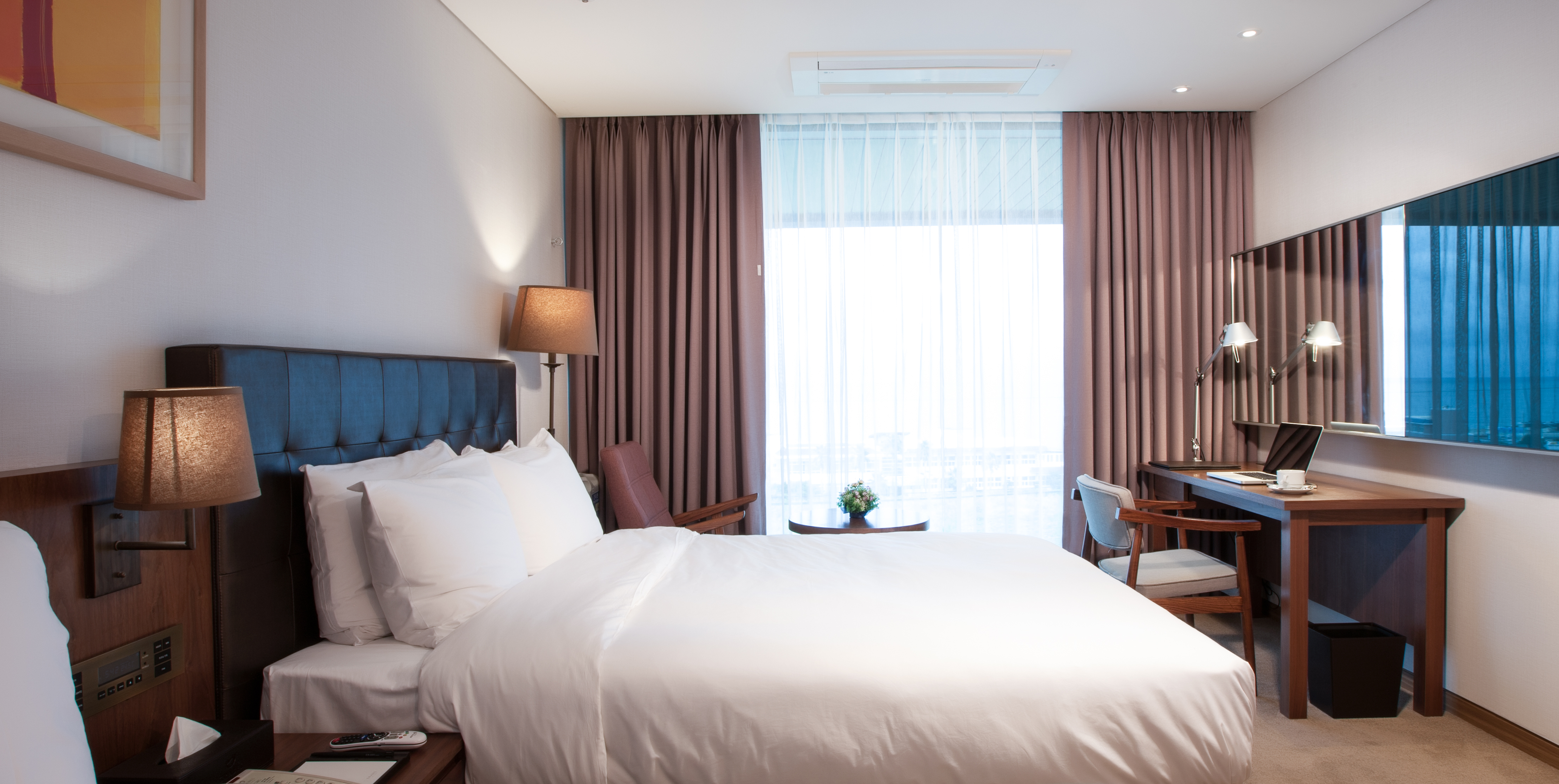 디럭스 트윈-2인(조식불포함)